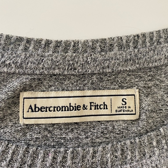 Abercrombie & Fitch Don’t Worry Crewneck Sweater - Picture 3 of 6